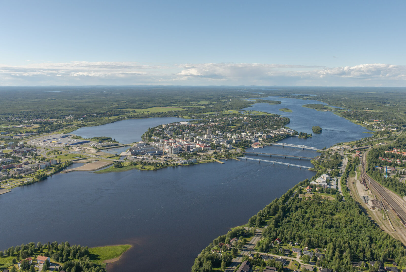 Vesi-, sähkö- ja jätehuolto