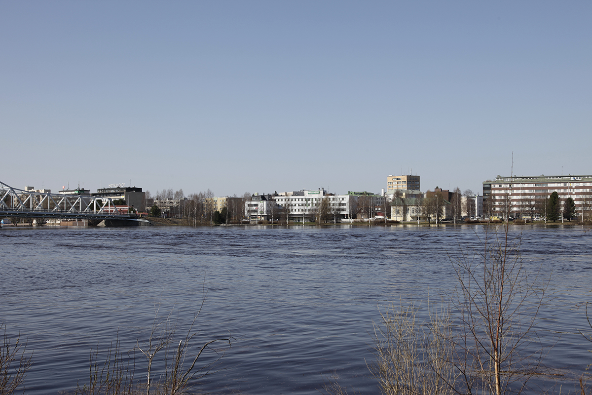 Kylmä sää hidastaa tulvakauden alkua Lapissa, Tornionjoen tulvahuippu toukokuun lopulla