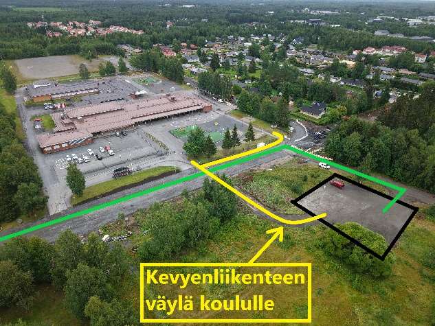 Kulku Kivirannan koululle katusaneerauksen aikana